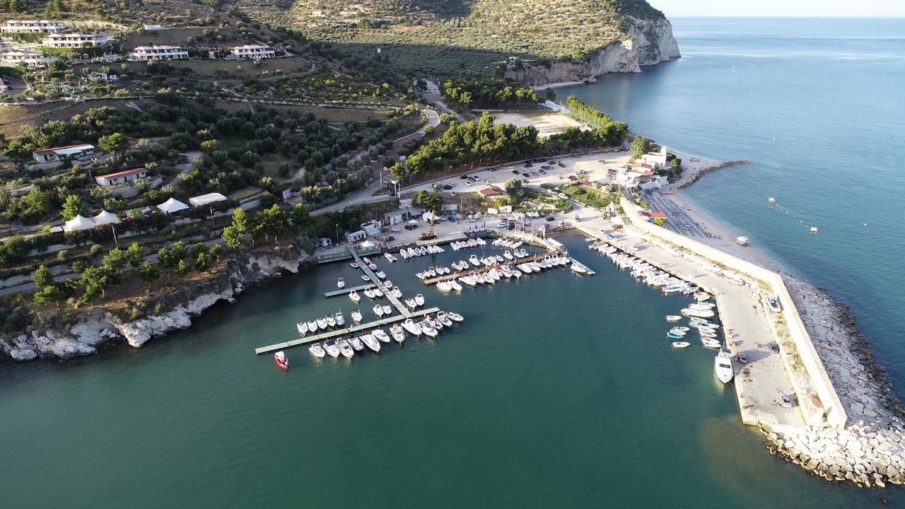 Holiday Lodge Al Porto Mattinata Exterior photo