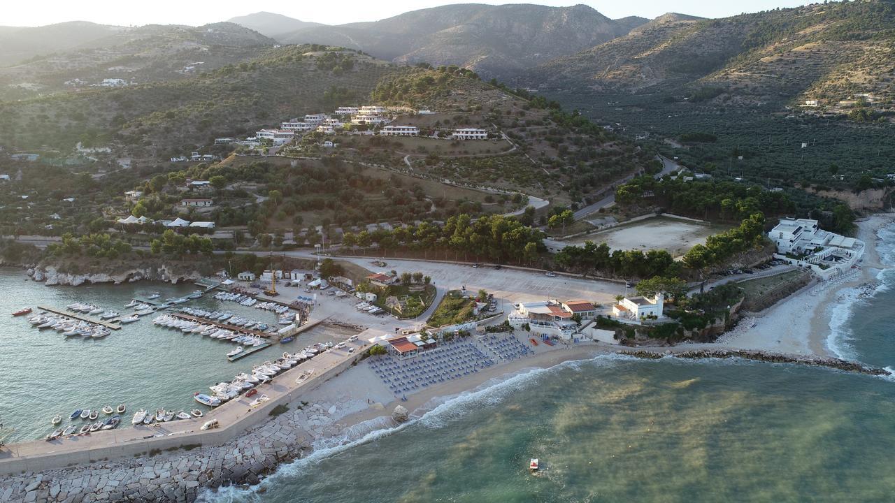 Holiday Lodge Al Porto Mattinata Exterior photo